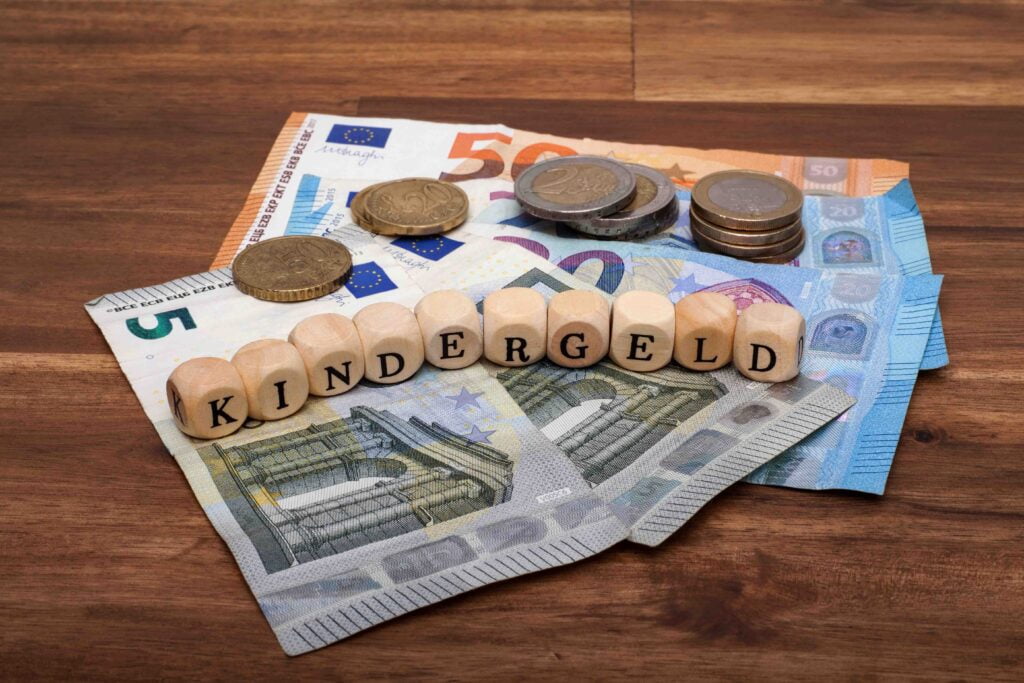 istock-1126084377-1024x683-1 Çocuk parası Kindergeld 2023