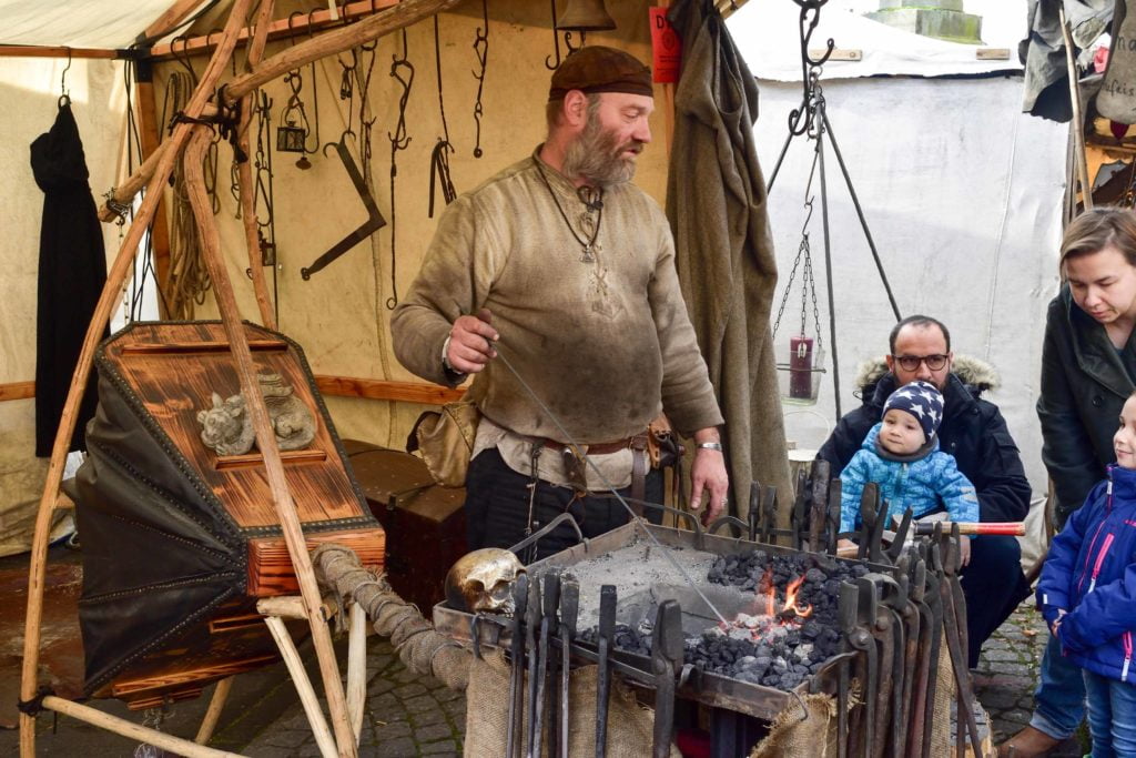 istock-1195182634-1024x683-1 Almanya Noel Pazarları Stuttgart