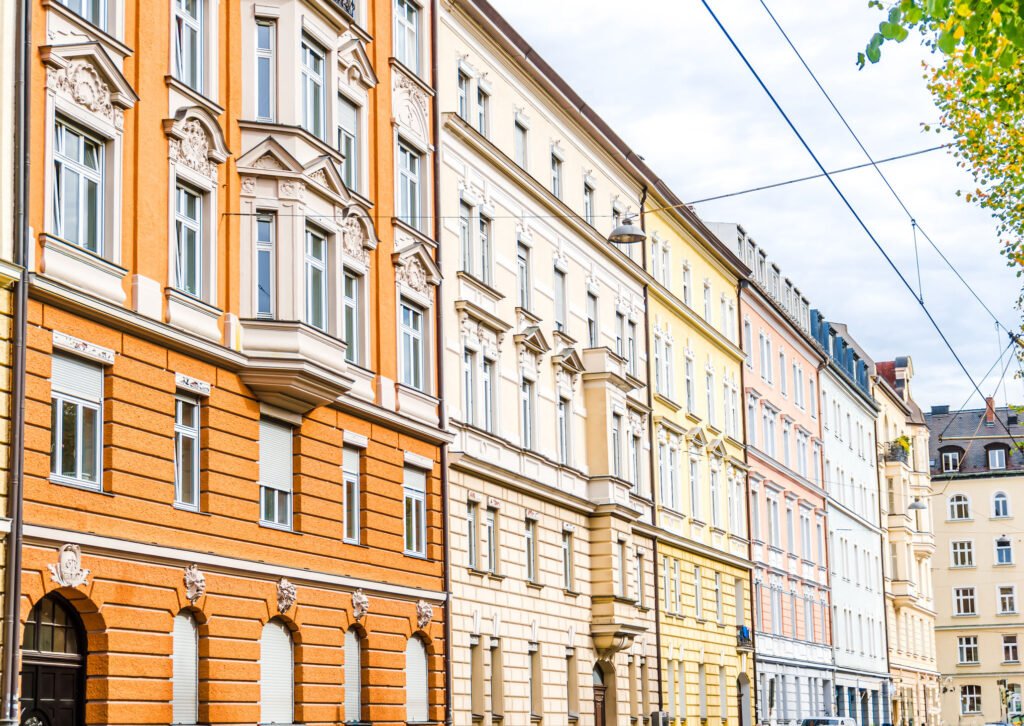 istock-1362524669-1024x726-1 Tasarımıyla dikkat çeken Münih apartmanları.