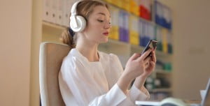 Android Telefonlarda Bildirimleri Sesli Dinleme Nasıl Yapılır? Android Telefonlarda Bildirimleri Sesli Dinleme Nasıl Yapılır?