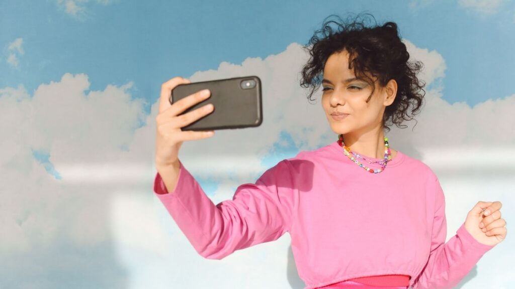 Snapchatte Fotograflar Ve Videolar Telefona Nasil Kaydedilir 1024x576